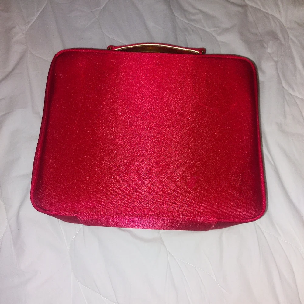 Large Cosmetic Bag Color: Red and Gold